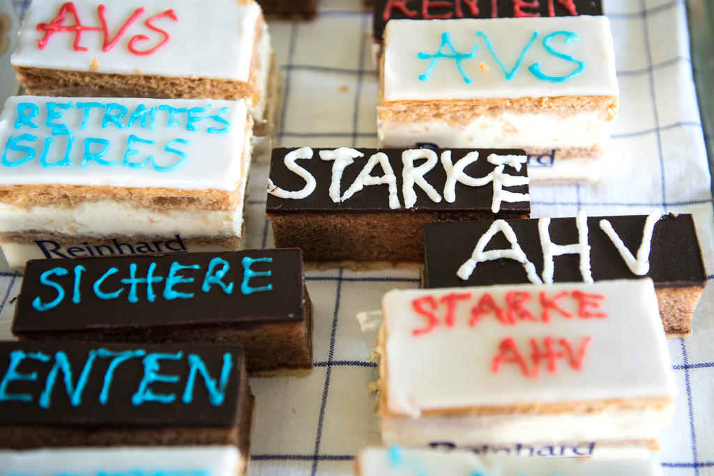 AHV Botschaften auf Kuchen.