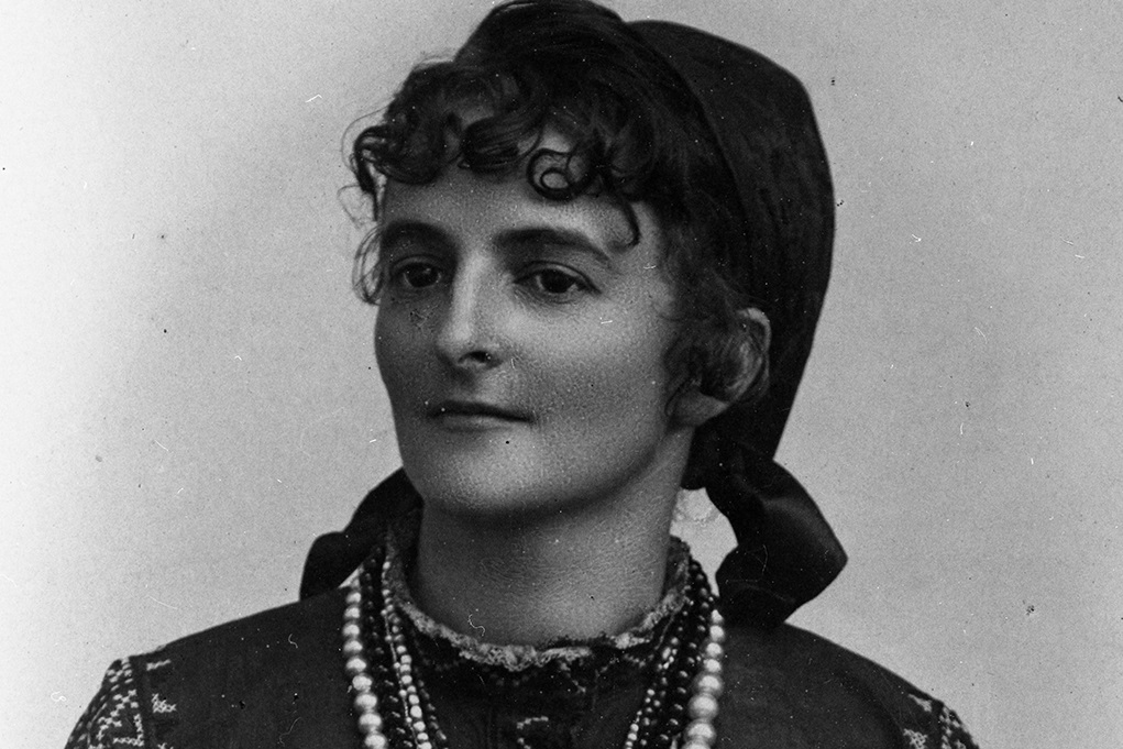 Olympe Rittener habillée à la russe.