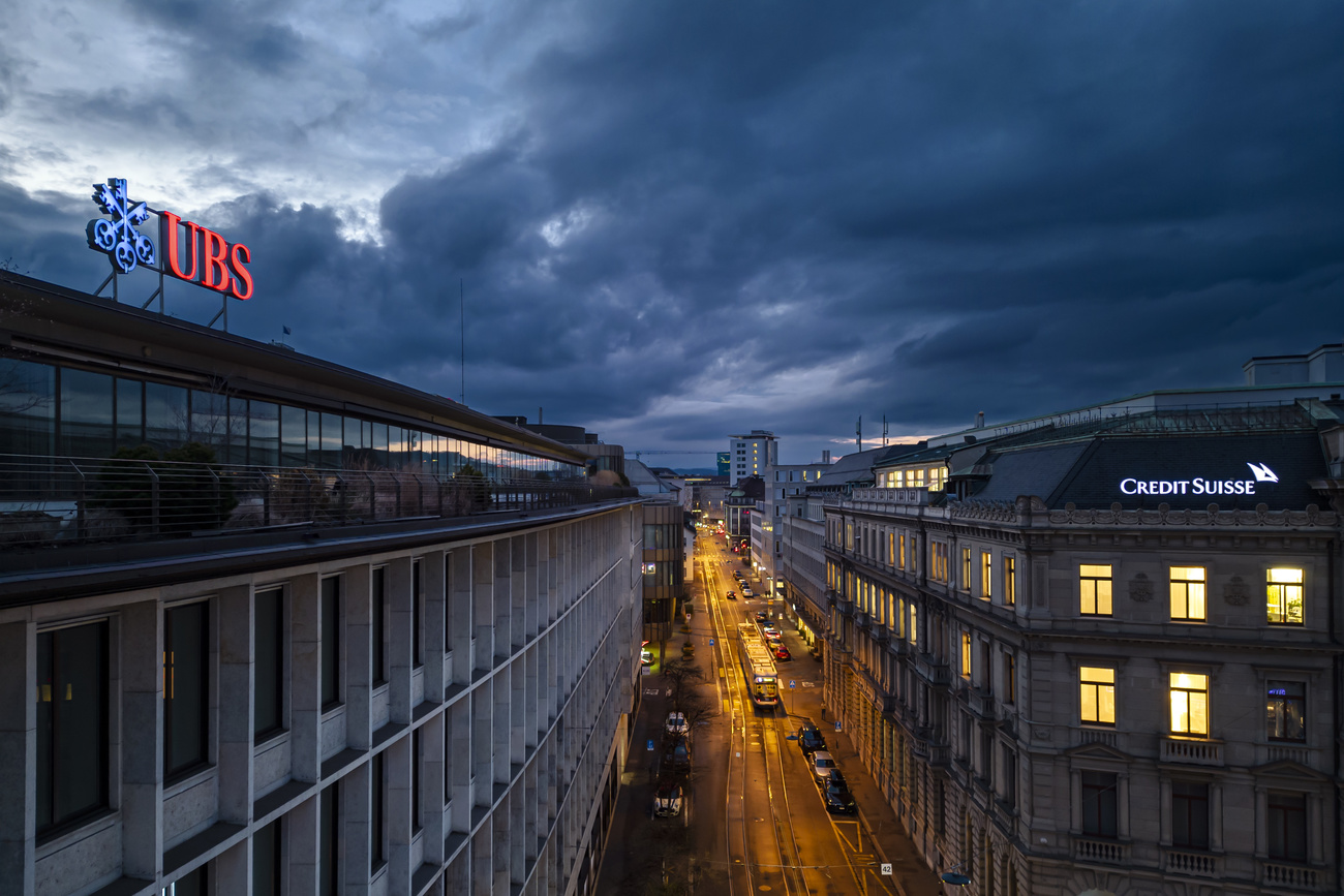 Bancos UBS y Credit Suisse en Zúrich