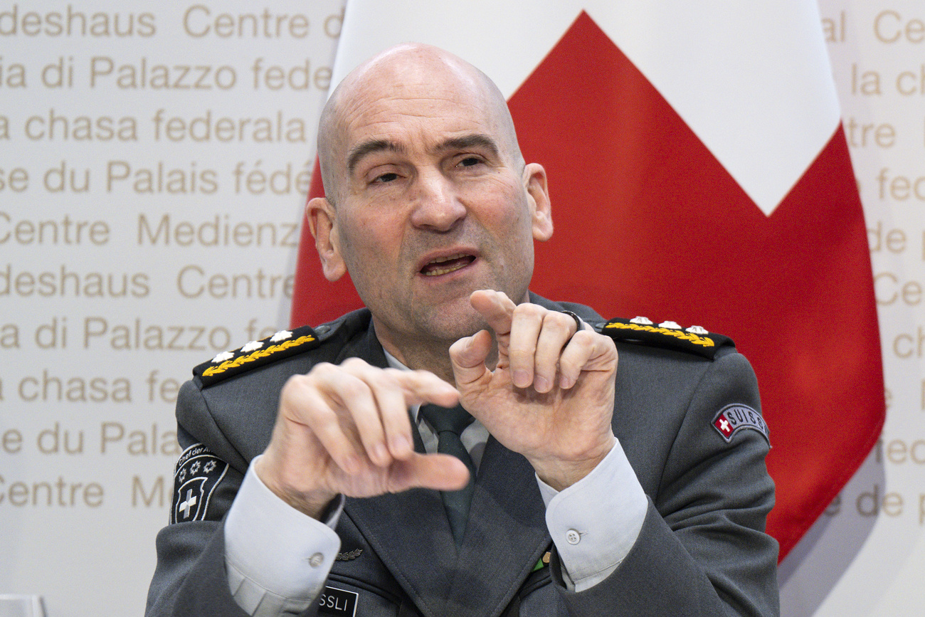 スイス軍長官のトマス・ズースリ