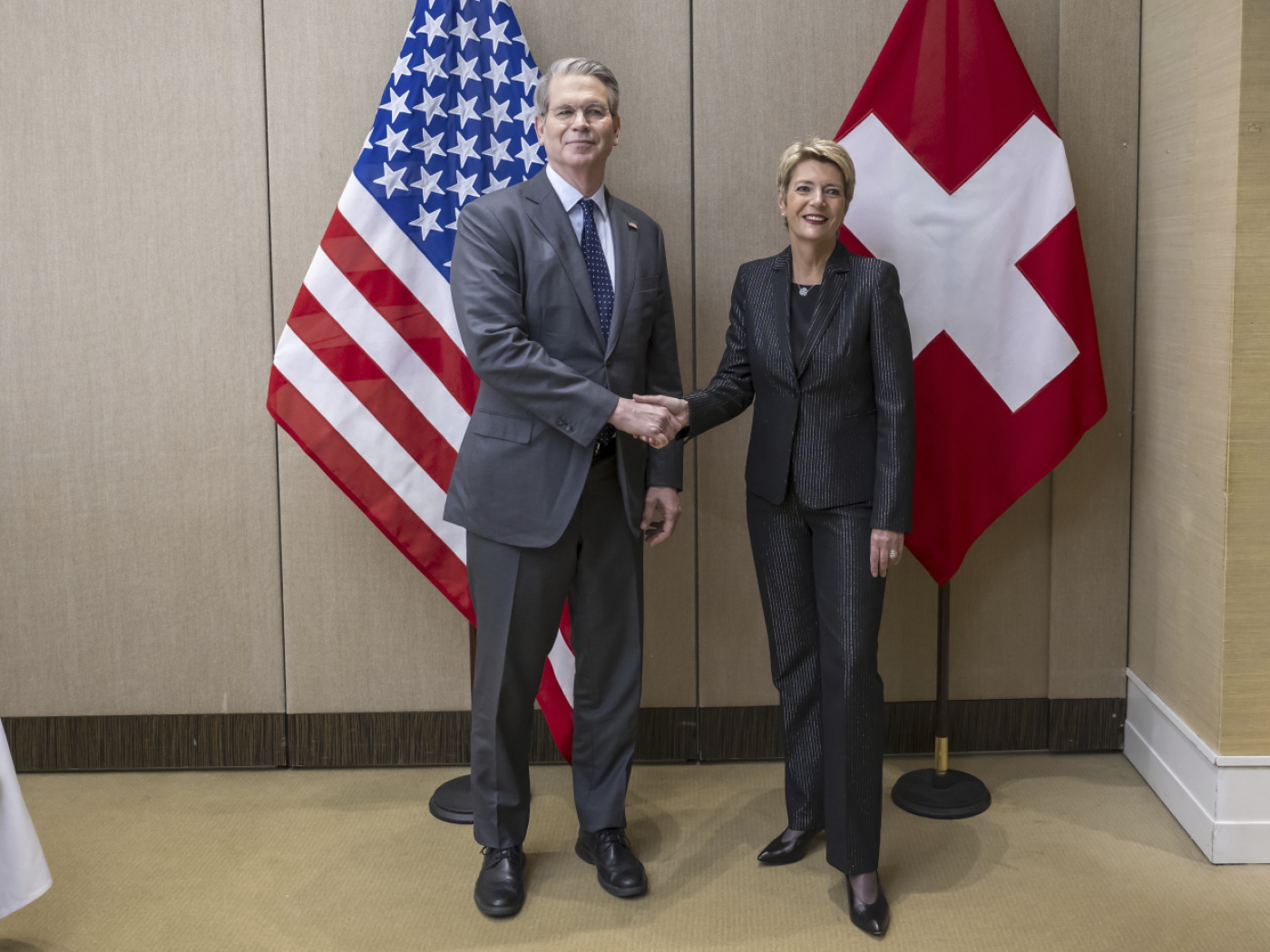 Bessent: towards Swiss investments of 150 to 200 billion euros